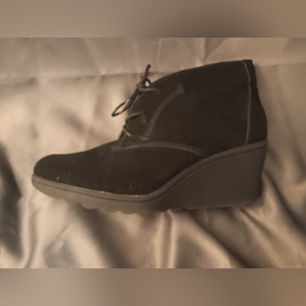 NWOB White Mountain Women's 9.5 Kahlua Black Suede LaceUp Wedge Booties Booties